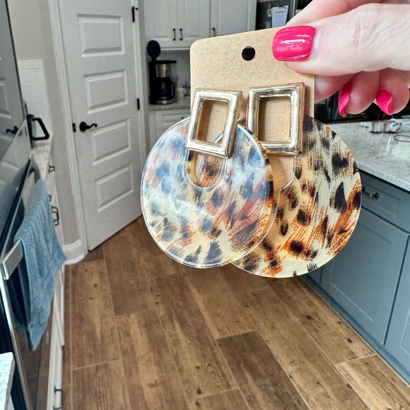 Leopard Print Acrylic Statement Earrings - Picture 5 of 9